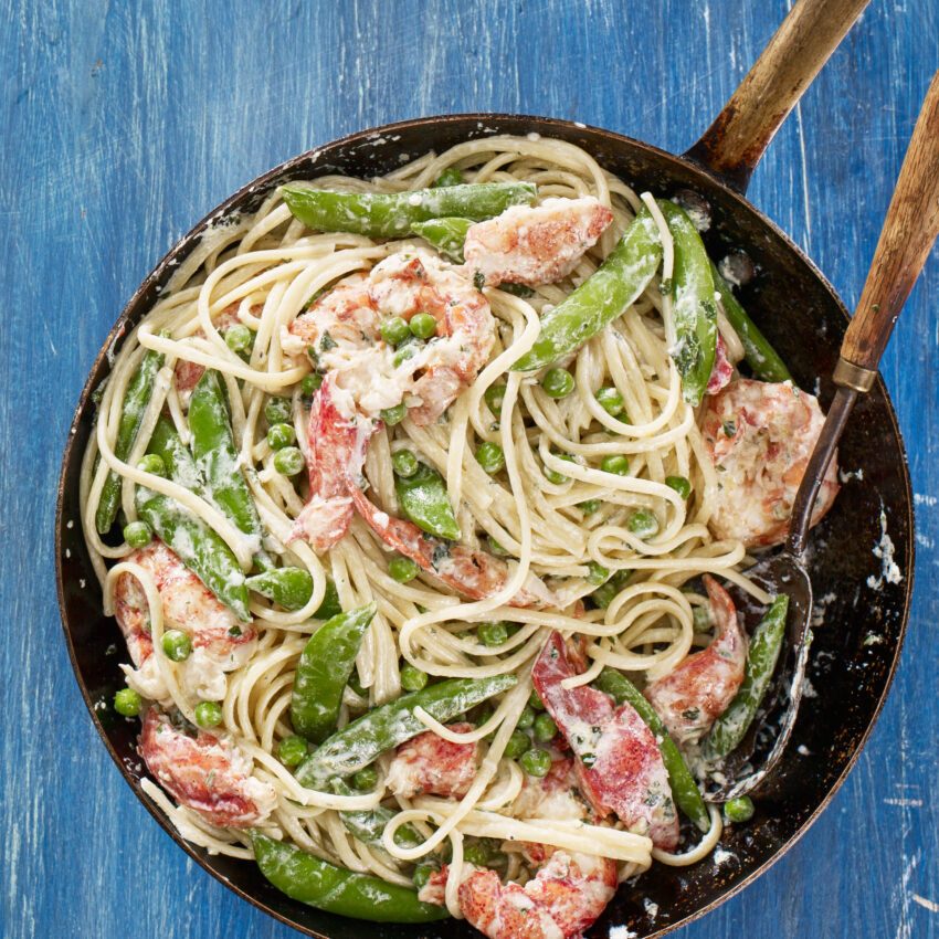 Linguine with Maine Lobster and Creamy Garlic Sauce recipe image